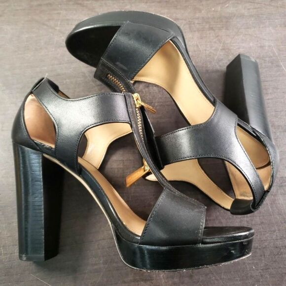 Michael Kors "BERKLEY" Black Leather Heeled Sandals with Gold Zipper  - Size 7M - Picture 3 of 6